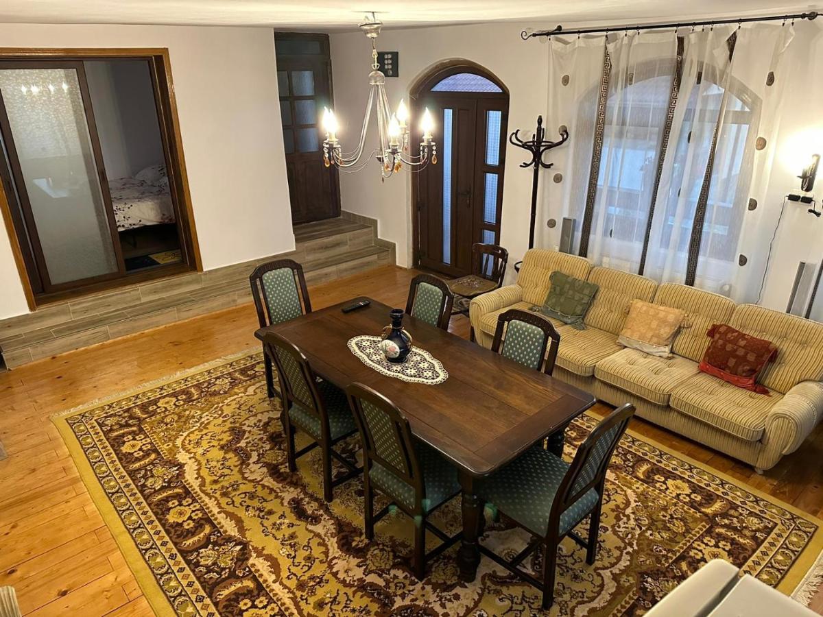 Casa De Vacanta Mirela Novaci-Străini Buitenkant foto