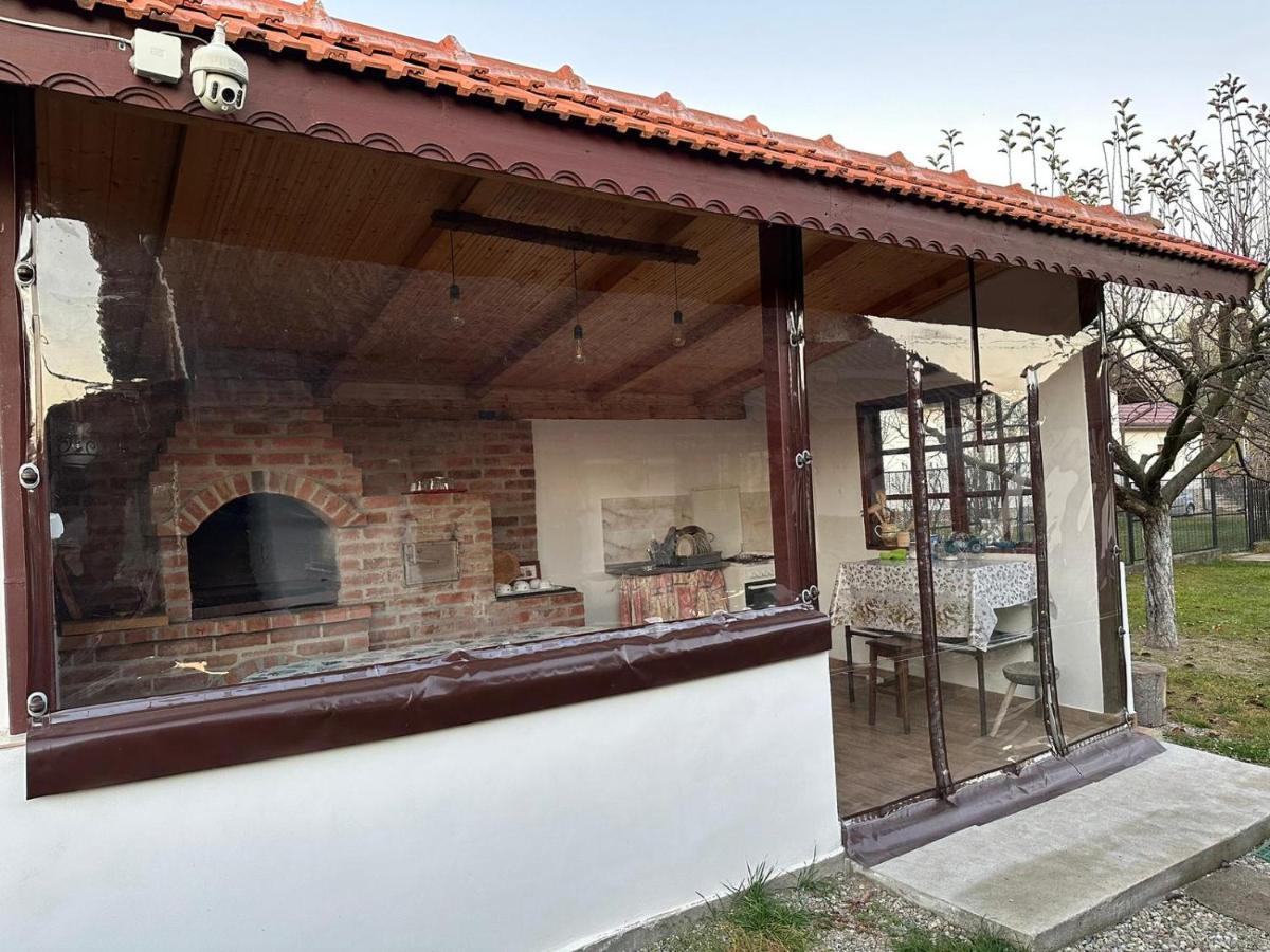 Casa De Vacanta Mirela Novaci-Străini Buitenkant foto