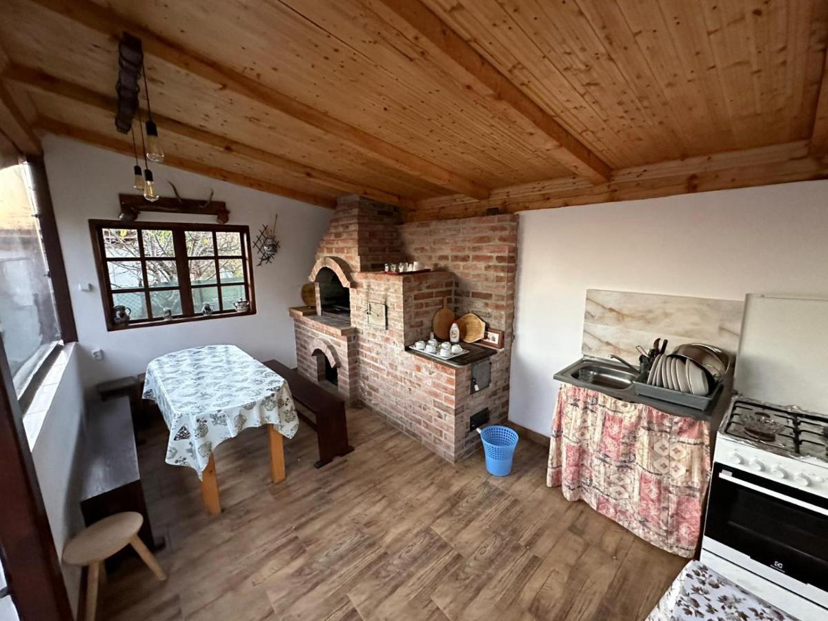Casa De Vacanta Mirela Novaci-Străini Buitenkant foto
