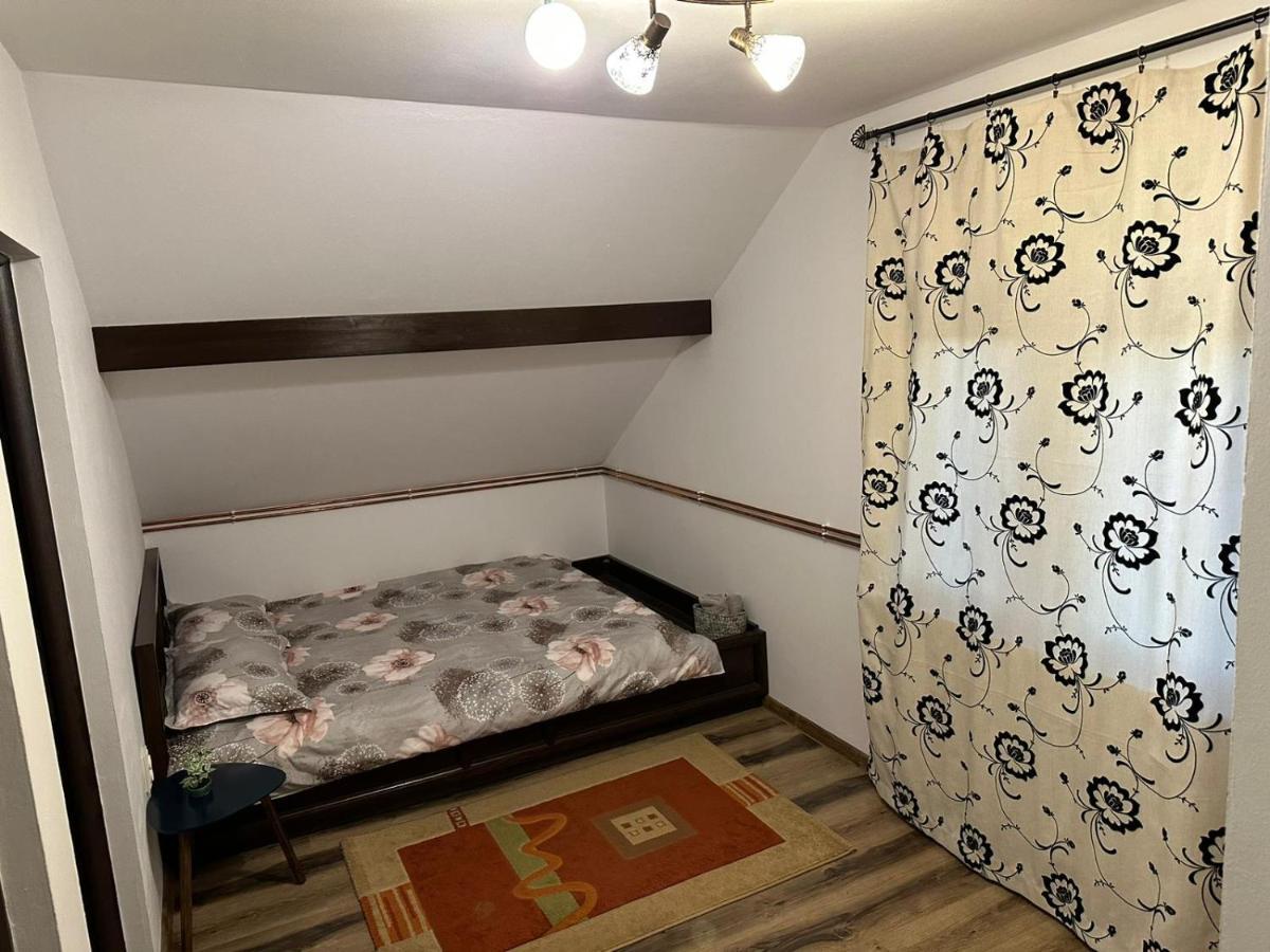 Casa De Vacanta Mirela Novaci-Străini Buitenkant foto