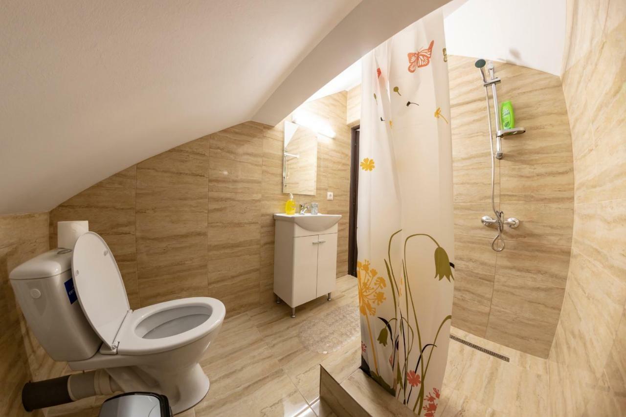 Casa De Vacanta Mirela Novaci-Străini Buitenkant foto