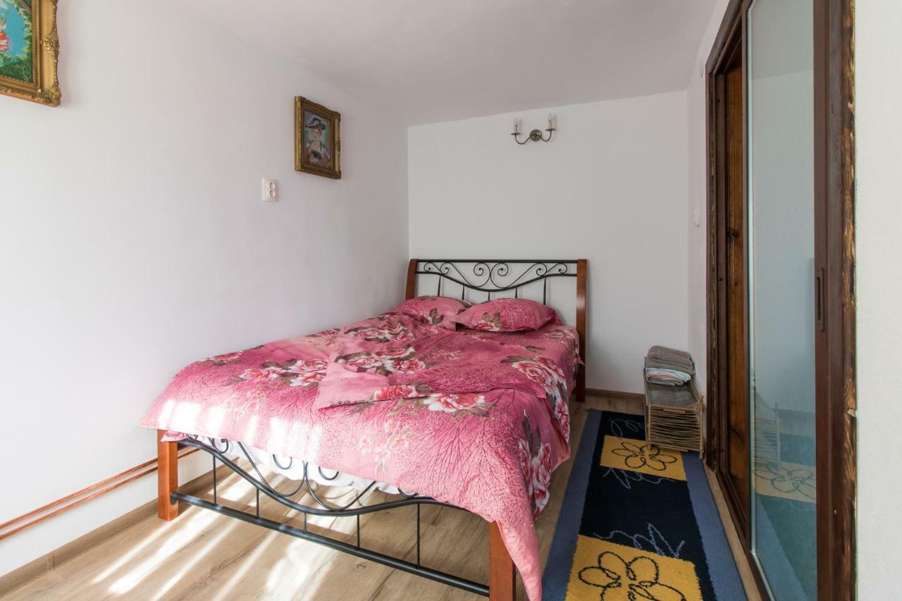 Casa De Vacanta Mirela Novaci-Străini Buitenkant foto